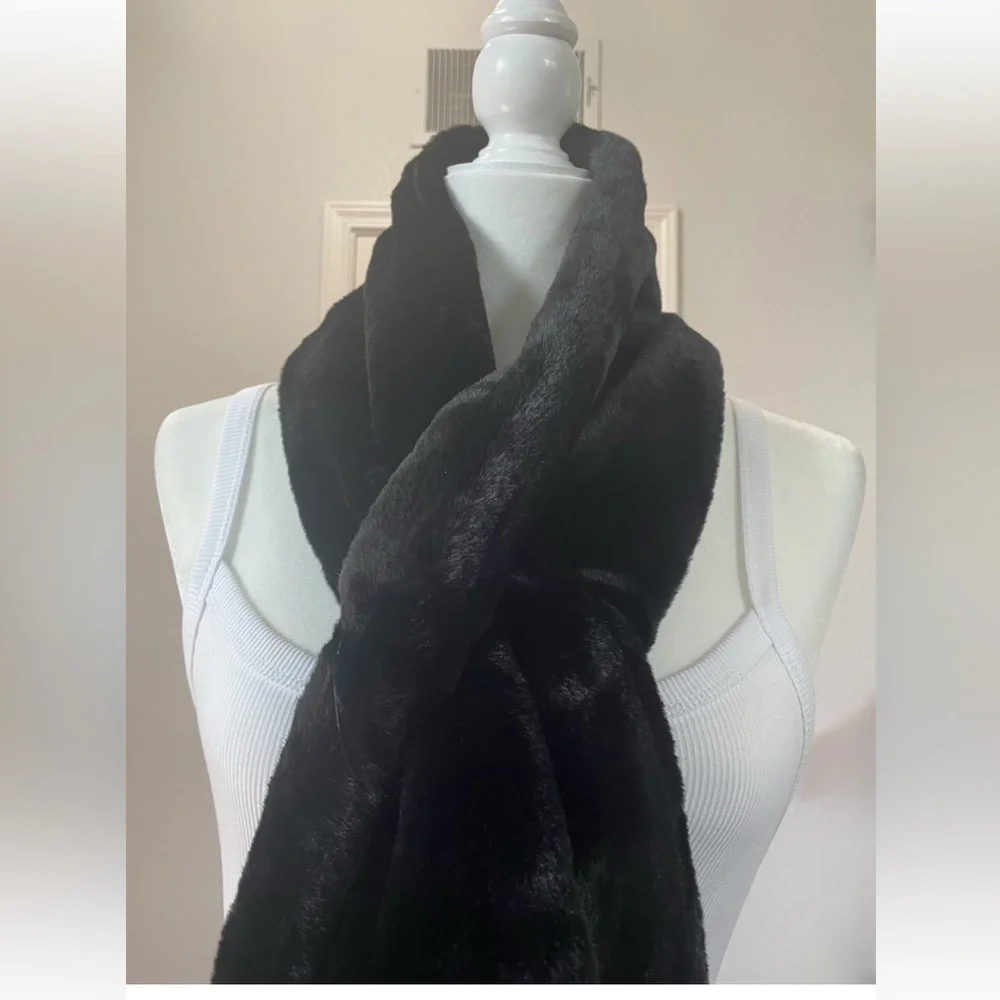 Sprigs Faux Fur Scarf Soft and Women’s Neck Tie - Picture 2 of 14